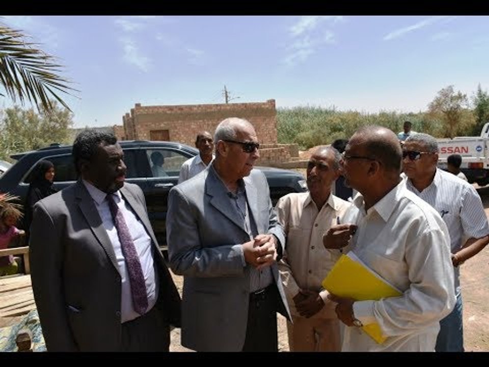 صدى البلد |محافظ أسوان يتفقد قرية السماحة بوادى الصعايدة