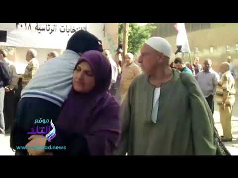صدى البلد | انتخابات مصر2018..طابور طويل من الناخبين أمام إحدى اللجان بالسيدة زينب