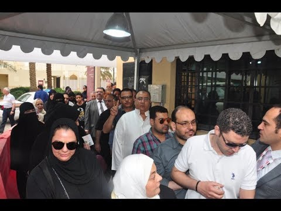 صدى البلد | ناخبة أمام مدرسة علي بن أبي طالب بشبرا: السيسي صان الأرض والعرض .