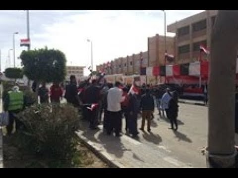 صدى البلد | المصريون يحتفلون أمام لجان الشيخ زايد على نغمة قالوا إيه علينا