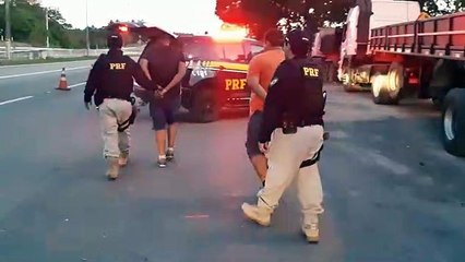 PRF prende dois homens na BR 101 em Alhandra