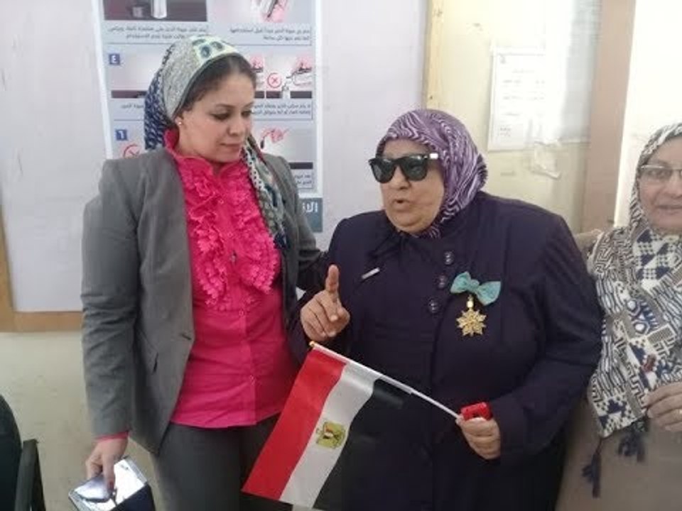 صدى البلد | لأم المثالية تدلي بصوتها في بني سوي...