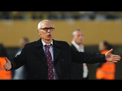 صدى البلد | الجهاز الفني لمنتخب مصريشارك بتشيع جثمان والدة أيهاب لهيطه