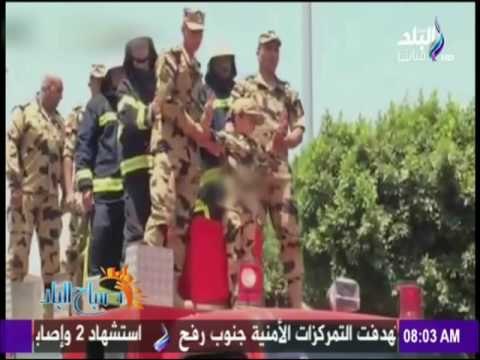 شاهد ابن الشهيد أحمد المنسي في جنازة والدة بطل من ظهر بطل