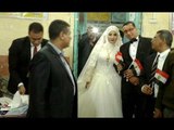 صدى البلد | محافظ سوهاج يرسل برقية تهنئة لعريس وعروس أدليا بصوتيهما في انتخابات الرئاسة