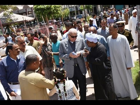 صدى البلد |محافظ أسوان يتفقد الحدائق ويوجه المسئولين بتكثيف أعمال النظافة