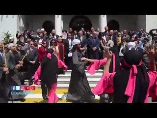 صدى البلد |  أهالى الشوبك يستقبلون محافظ الجيزة بالزفة البلدي