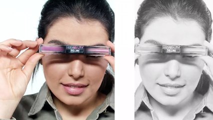 تيا تواكب صيحات المكياج وتختار ظلالاً قويّة على عينيها!