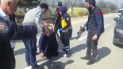 Bursa Yolun Karşısına Geçmek İsteyen Yaşlı Adama Otomobil Çarptı