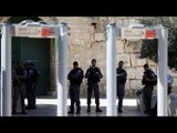 مفتي القدس لـ «الشرق الأوسط»: لن ندخل عبر البوابات الإلكترونية