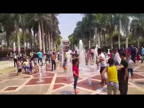صدى البلد | نافورة الأزهر بارك تتحول لمصيف جماعى للأطفال