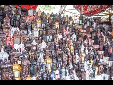 صدى البلد | شوارع السيدة زينب تتزين بفوانيس رمضان