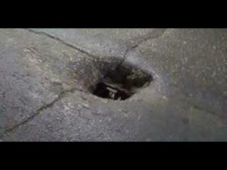 استجابة لشكوى المواطنين..المرور تصلح"حفر" كوبري أكتوبر