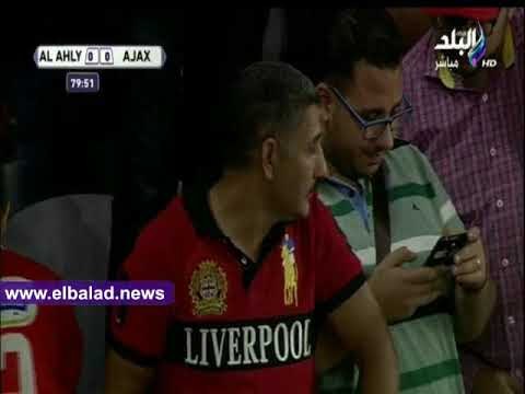 صدى البلد | حسام غالي يلتقط سيلفي مع الجماهير بمهرجان اعتزاله