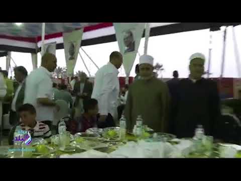 صدى البلد | محافظ مطروح يشارك الايتام وجبة الافطار فى الخيمة الرمضانية