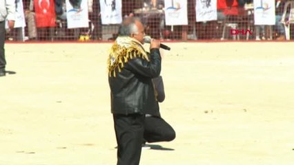 İzmir Bayraklı'da Deve Güreşi Tartışması