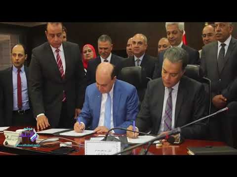صدى البلد | بروتوكول تعاون بين النقل وقناة السويس لانشاء معديات وتكريك المجرى الملاحي