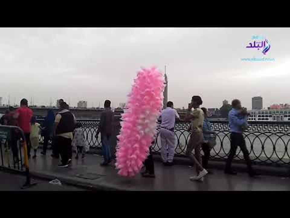 صدى البلد | إقبال المواطنين على كورنيش النيل ثاني أيام العيد