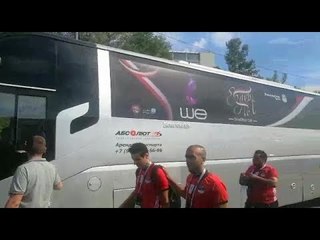 اتوبيسات باعلام مصر تجوب شوارع روسيا