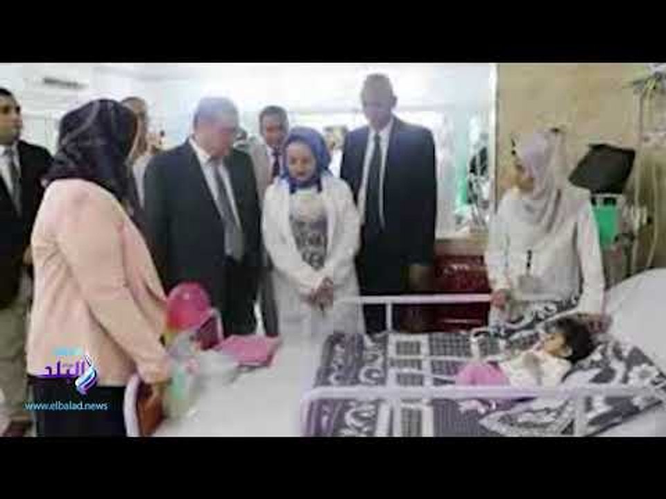 صدى البلد | محافظ الفيوم يزور مرضي المستشفى العام لتهنئتهم بعيد الفطر المبارك