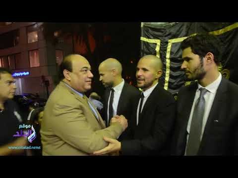 صدى البلد | الحزن يسيطر على أبو في عزاء والده