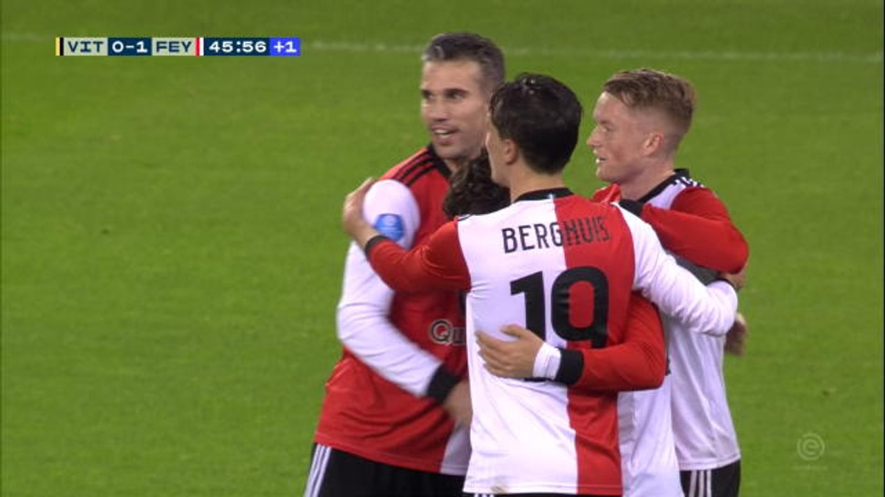 Pays-Bas - Robin van Persie, passeur décisif, évite la défaite au Feyenoord