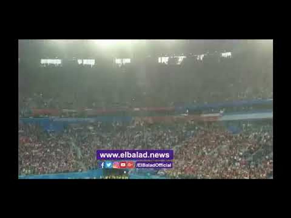 صدى البلد | لحظة وقوف جماهير مصر أثناء عزف النشيد الوطني فى روسيا