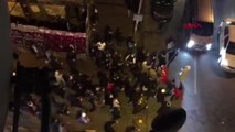 Taksim'de Yürüyüş Yapan Gruba Polis Müdahalesi