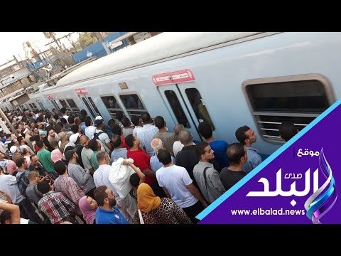 صدى البلد | زحام ومشادات داخل خط مترو المرج - حلوان