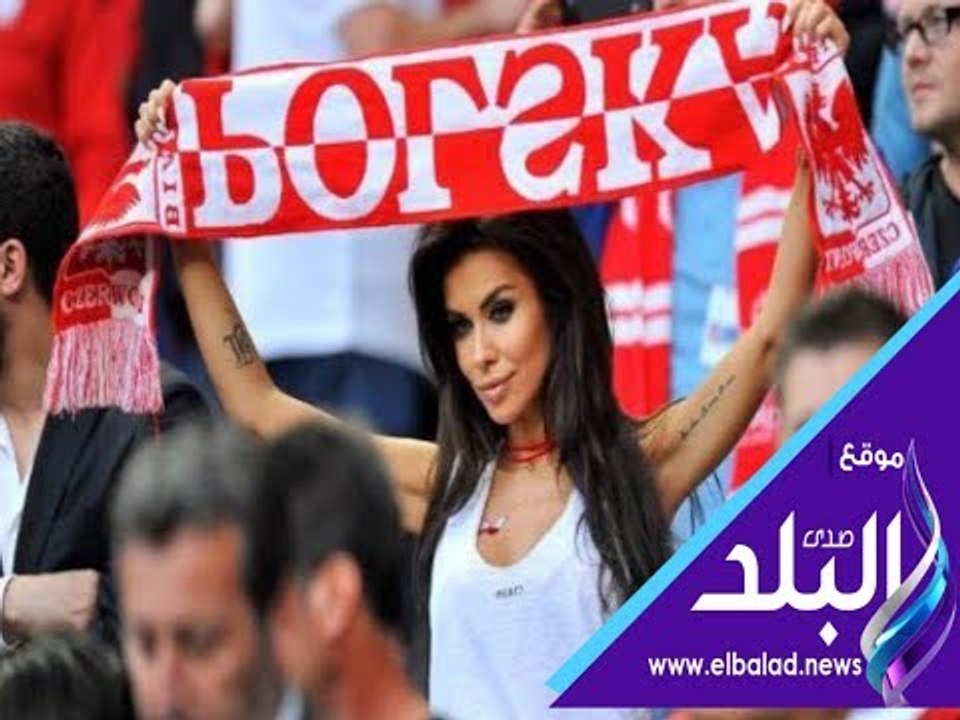 صدى البلد | ضحك ولعب ومرح بين مشجعى السويد قبل المباراة المرتقبة