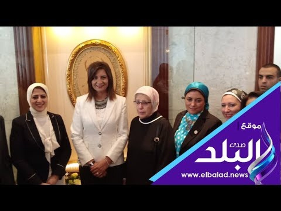 صدى البلد | لحظة اسدال الستار عن الصورة التذكارية للعالم الراحل عادل محمود