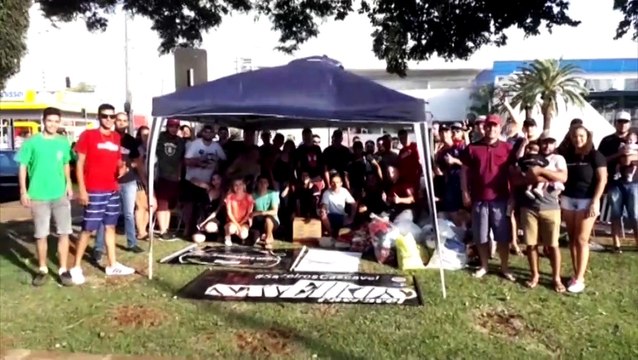 Grupos de carros rebaixados arrecadam doações para Cootacar