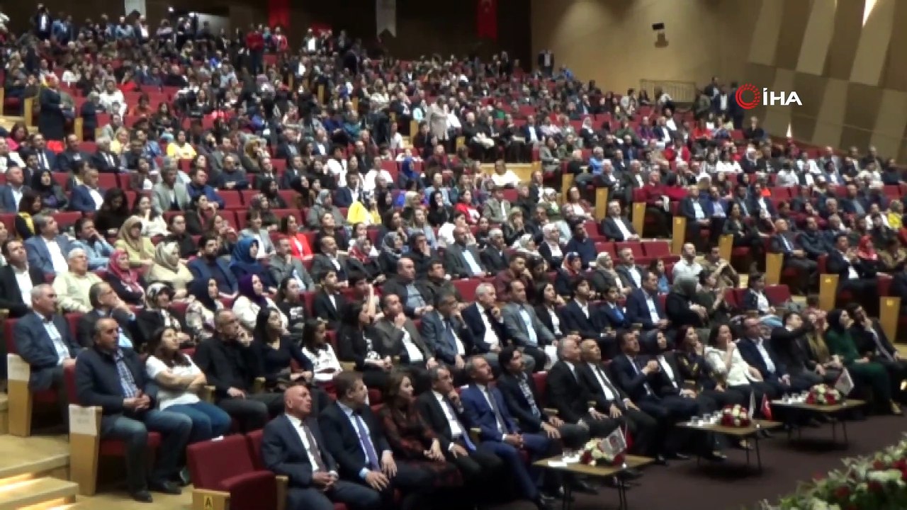 Zeybekci: “1 Nisan da o zeybek Konak Meydanında oynanacak