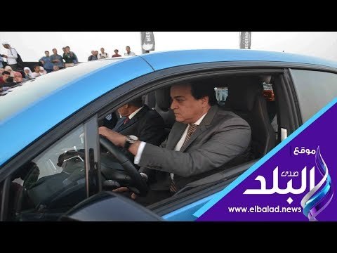 صدى البلد | مهارة وزير التعليم العالي في قيادة السيارات على مضمار رالي الجامعات