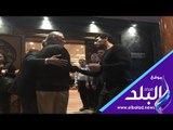 صدي البلد | فاروق الفيشاوي ونهال عنبر فى عزاء احمد عبد الوارث