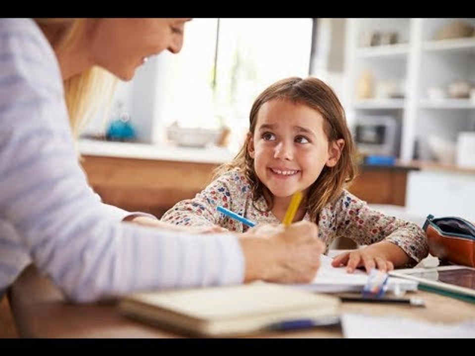 صدى البلد | كيف تساعدين طفلك في الإمتحانات؟ 5 نصائح من لايف كوتش هبة أبو الخير