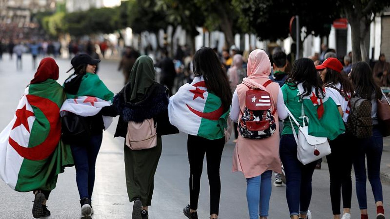 Bouteflika (82) zurück in Algerien - neue Proteste gegen 5. Amtszeit