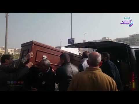 صدي البلد | وصول جثمان شقيق محمد فؤاد إلي مسجد فاطمة الشبرتلي بالتجمع