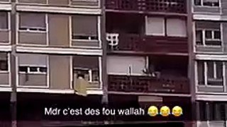 Il saute d'un balcon avec un parachute à Lyon.