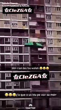 Il saute en parachute depuis la fenêtre de son appartement à Lyon !