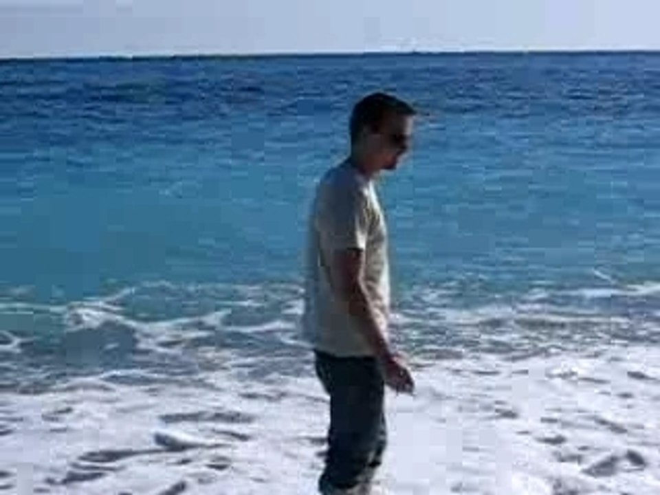 Moi les pieds dans la Méditerranée