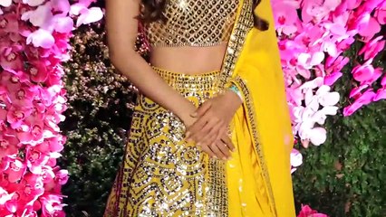 Download Video: Malaika Arora Khan Looks Hot In Golden Lehenga At Akash Ambani And Shloka Mehta Wedding Party