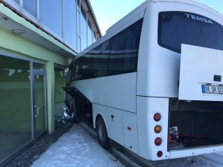 Erdoğan'ın Mitingi İçin Hakkari'ye Giden Midibüs Kaza Yaptı: 2 Ölü, 15 Yaralı