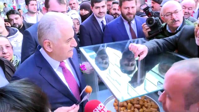 Binali Yıldırım Güngören esnafını ziyaret etti - İSTANBUL