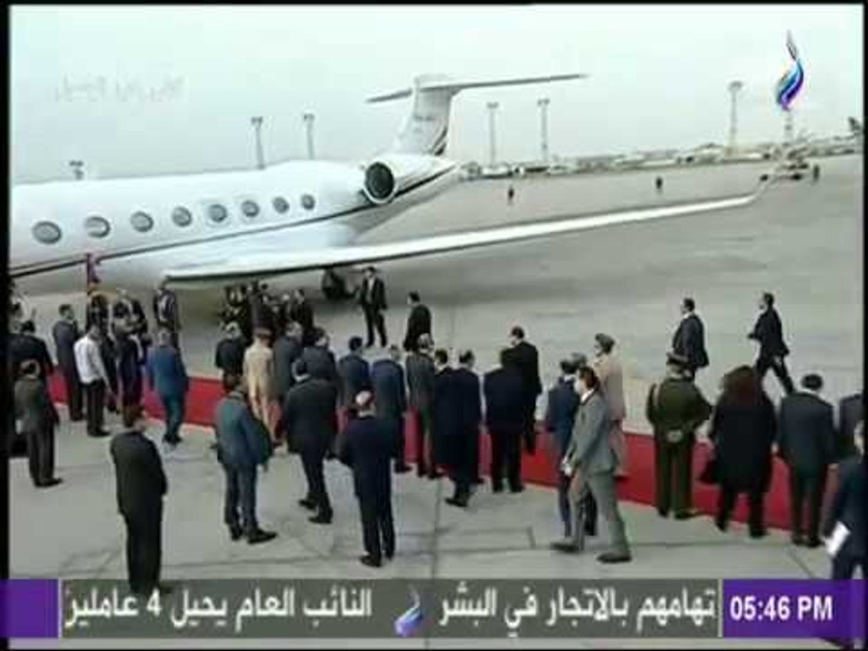 لحظة وصول الملك عبد الله لمطار القاهرة.. واستقبال الرئيس السيسي