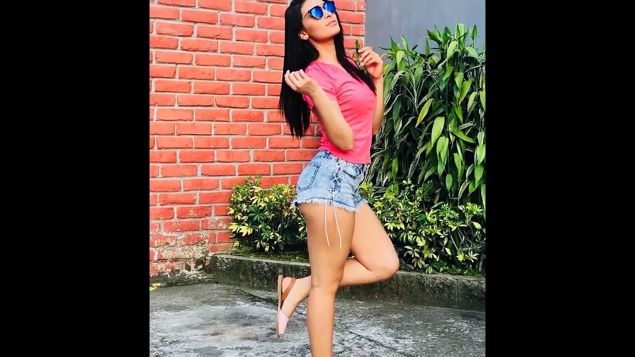 Madeline Guardado - Modelo TV Host - El Salvador