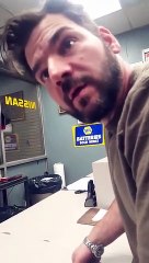 Un homme apprend que sa femme est enceinte de triplés