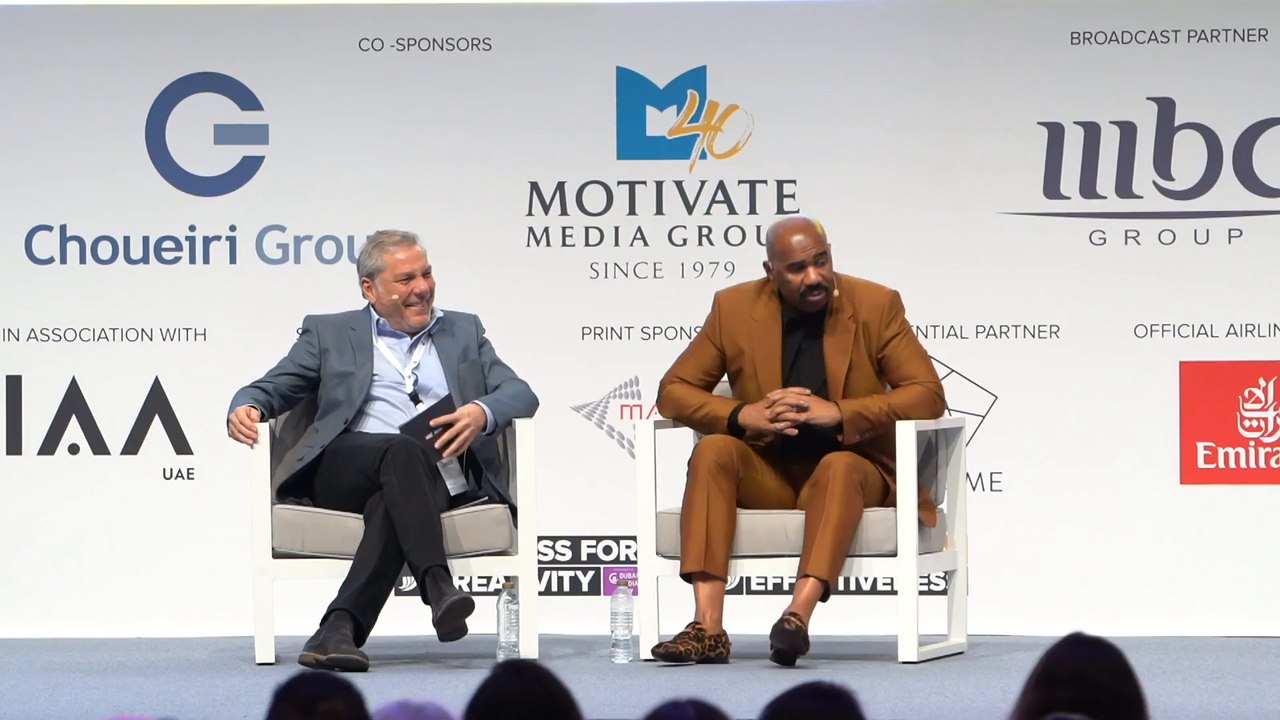 Steve Harvey يتحدث عن رحلة نجاحه وعن عشقه لإمارة دبي وامتنانه لما تقدمه هذه المدينة من تسامح