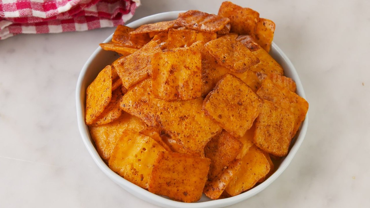 These Nacho Cheese Crisps Have The Coolest Hack