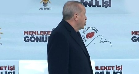 Hakkari Mitinginde Yanlış Video Girilince Erdoğan Sinirlendi